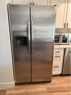Stainless steel no dents refrigerator/ice & water