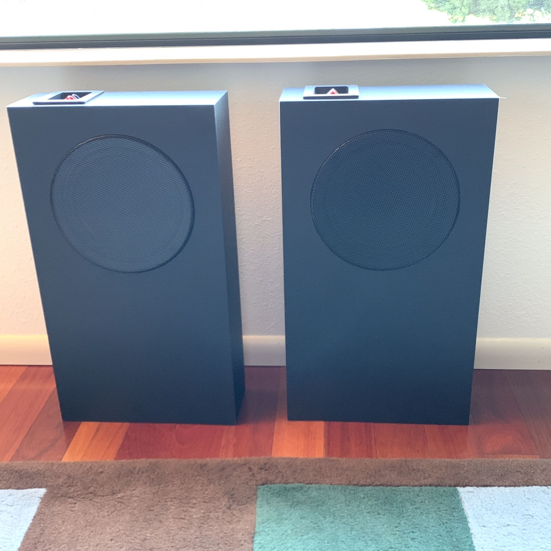 Cambridge SoundWorks Ensemble By Henry Kloss 6 Ohms Tall Speakers