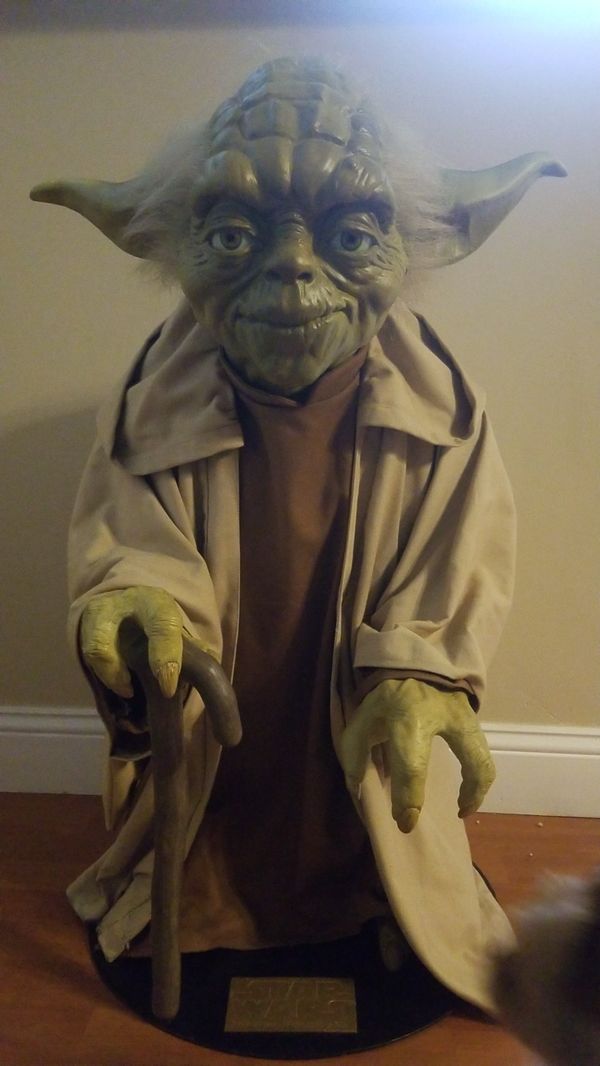 blockbuster yoda statue