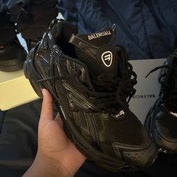balenciaga runners