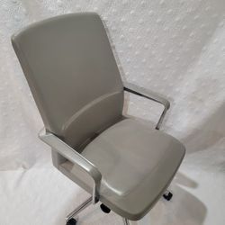 Bernhardt Design Rice Swivel office chair