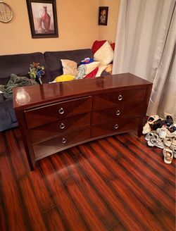 Mahogany 6 drawer Dresser NEED GONE
