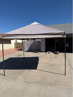 12’ x 12’ easy up canopy