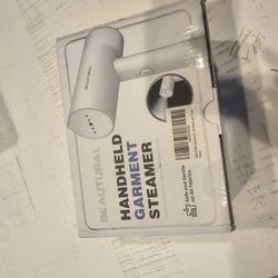 New Sealed BEAUTURAL Handheld Garment Steamer