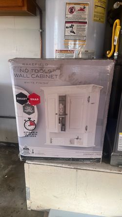 Wakefield wall cabinet - white