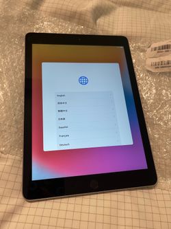 9.7 Apple iPad Space Gray 32GB