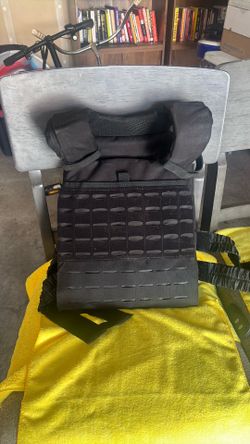 Wolf Tactical Weighted Vest Plate Carrier – two 14.5 lb Curved Plates