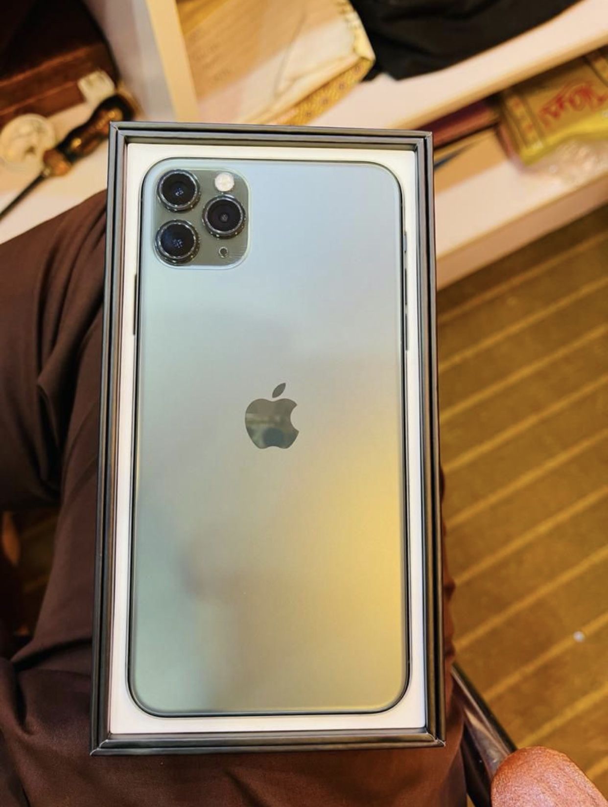 IPHONE 11 PRO MAX 256GB UNLOCKED LIKE NEW