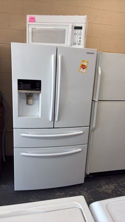 Nice like new Samsung refrigerator