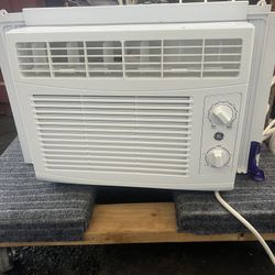 GE Small Room Window Air Conditioner , ( 115-Volt , 5000-BTU )