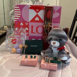 Watch Set Without Purse Is $10 Watch Set With Is Purse $15