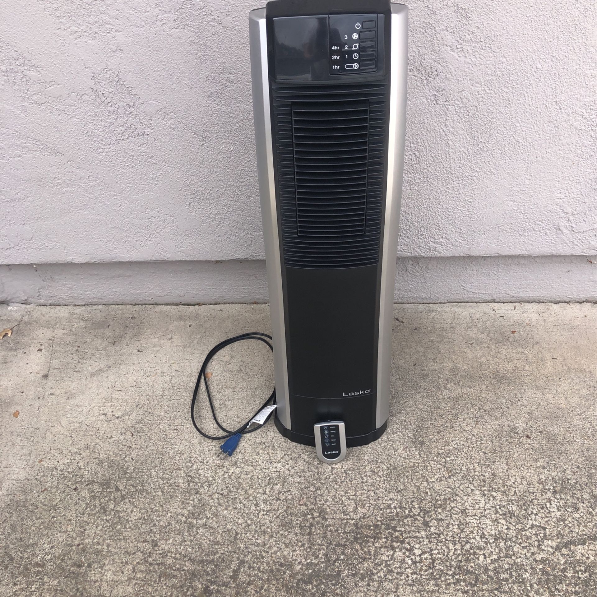 Lasso Tower Fan With Remote