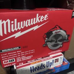 Milwaukee M18 Saw 