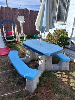 FREE KIDS TABLE