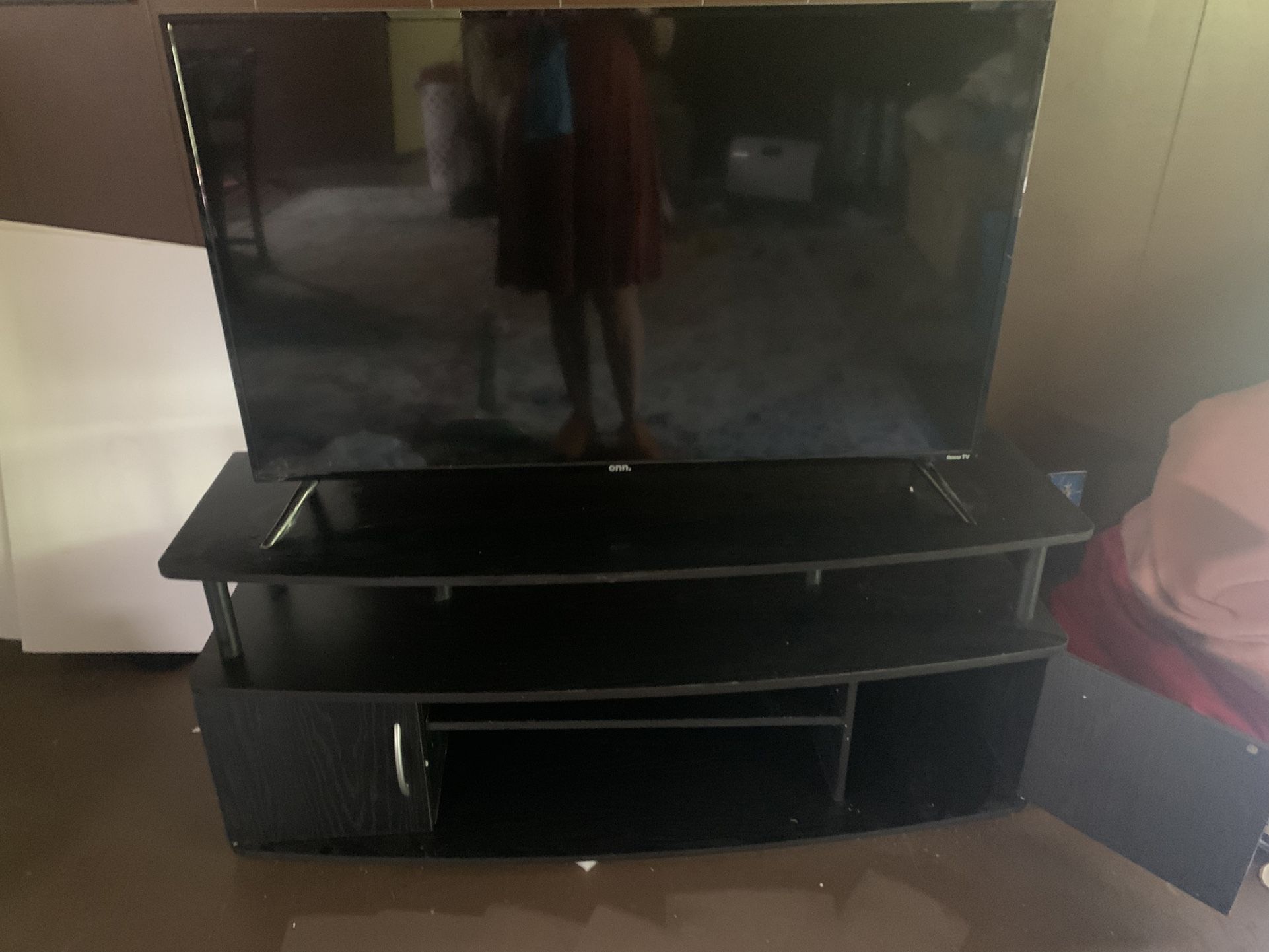 TV And Table ( ONO )