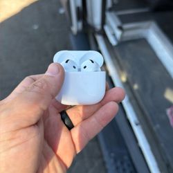 AirPods Gen 4