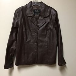 Women’s TERRY LEWIS Classic luxuries… 100% genuine leather brown button front jacket… Size medium