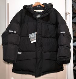2024 Supreme GORE-TEX 900-Fill Down Parka 'Black'