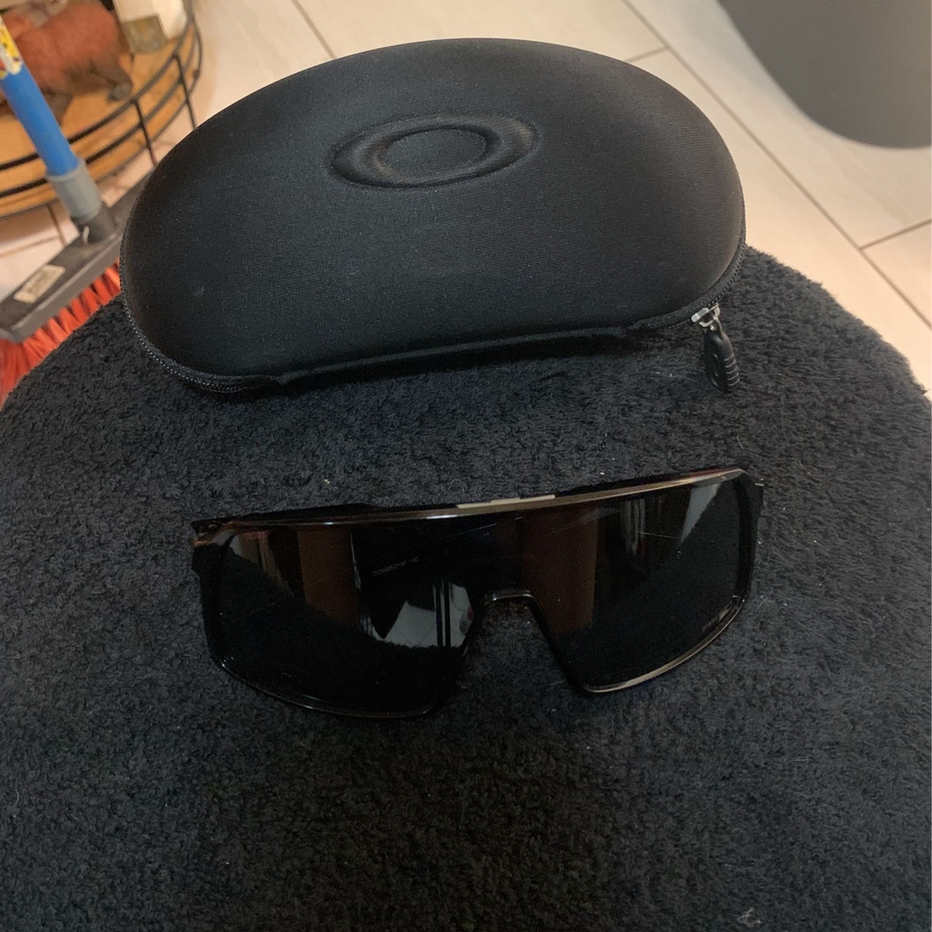 Oakley Sutron Sunglasses Brand New!!!!!