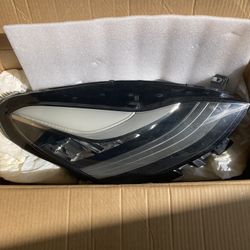 Tesla Model 3 (RH) Headlight Reflector Type (Passenger Side-RH)