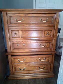 Solid Wood Bedroom Furniture – Dressers, Nightstands & Headboard