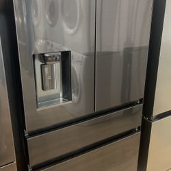 Samsung Refrigerator French Door Black Stainless 