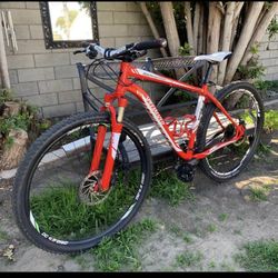 29  specialized rockhopper Mountain Bike 