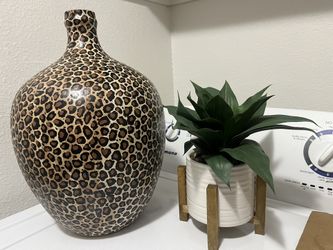Beautiful HAND PAINTED Leopard Print Vase🐆🐆🐆🐆🐆🐆