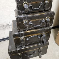 Lightweight Antique Trunks Set Of 4 