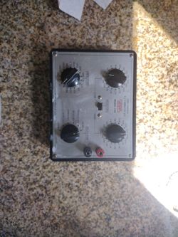 VINTAGE EICO MODEL 1140 SERIES-PARALLEL R-C COMBINATION BOX~BAKELITE~MID-CENTURY