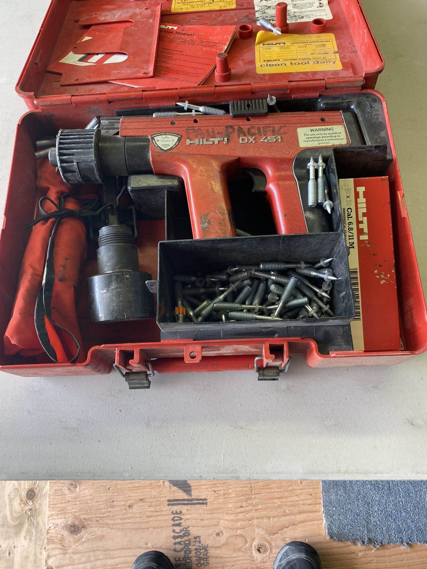 HILTI DX 451 - Nail/Bolt Gun
