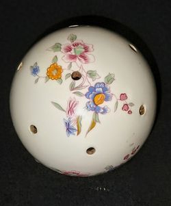 Vintage Ceramic Floral Scent Ball/ Pomander Made In Taiwan