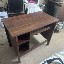 Sturdy desk