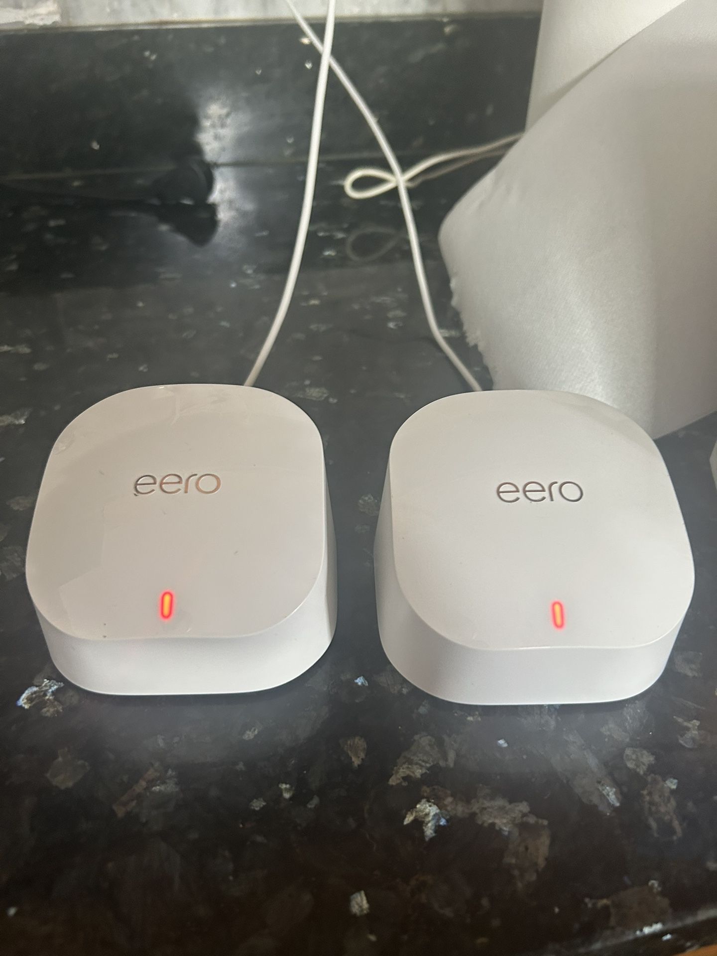 Amazon eero 6+ mesh wifi router Supports internet plans up to a Gigabit, Coverage up to 1,500 sq