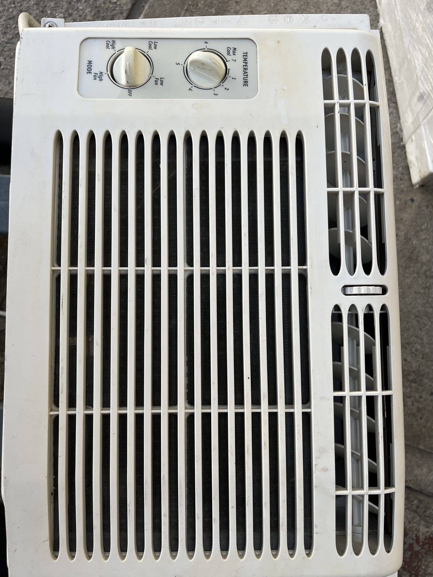 Frigidaire Air Conditioner 5000btu