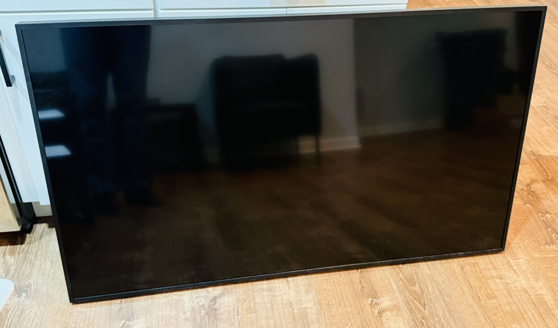 Large Flat Screen Samsung TV