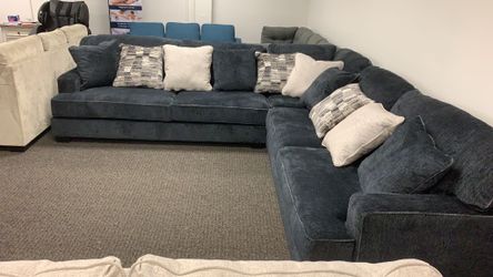 🚀 Same Day Delivery 🚀 Lavernett 3-Piece Sectional $2,099.00