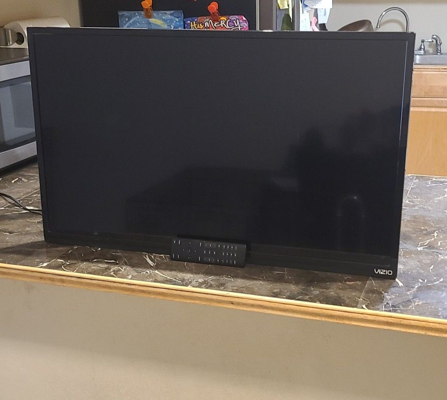 VIZIO 32" LED COLOR TELEVISION (NOT SMART TV) $75