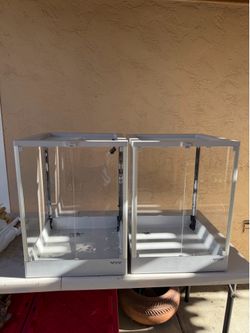 Reptile enclosure