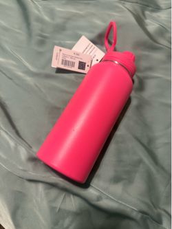 Lululemon water bottle
