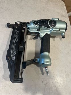 Hitachi 2-1/2" Pneumatic Finish Nailer - NT 65M2 16 Guage, tested Good
