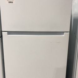Vissani MDTF18WHR 18 cu. ft. Top Freezer Refrigerator YC 
