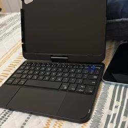 iPad Mini 7 With Keyboard Included 