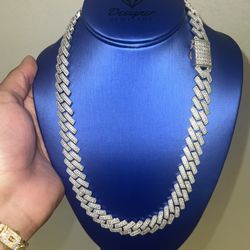 VSD Clarity Moissanite Cuban Chain | 925 Silver | Passes Diamond Tester