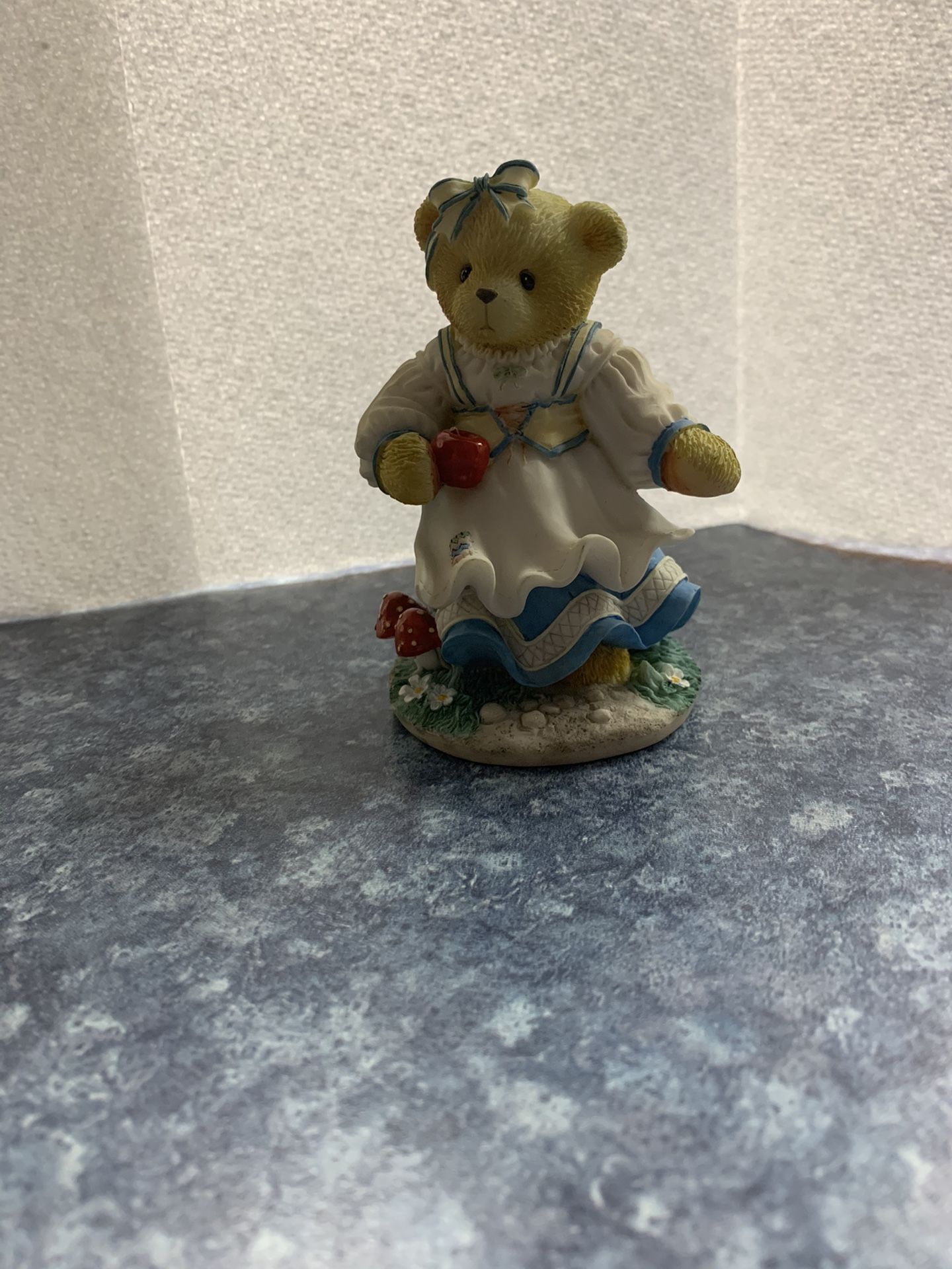 Cherished Teddies Kelsie “Be The Apple Of My Eye” 4” High 2” Wide with original box