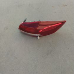17 To 18 Tail Light Hyundai Elantra Passenger Side