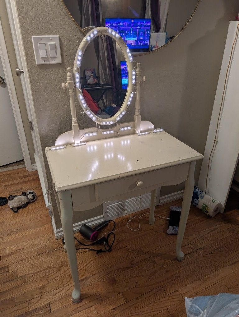 Free Vanity Table And Stool
