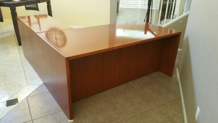 Executive Desk w/Credenza - Solid Wood