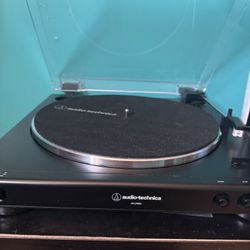 Audio Technica Turntable AT-LP60X