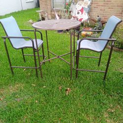 Table And Bar Stool Chairs 